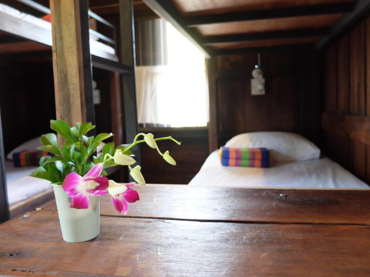 Iamwarin Mini Hostel Warin Chamrap Ngoại thất bức ảnh